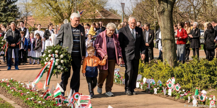 2024-03-15 Koszorúzás a Szent István téren